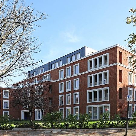 Stunning Apartment Building, Walking Distance To Ealing Broadway Tube! Екстер'єр фото