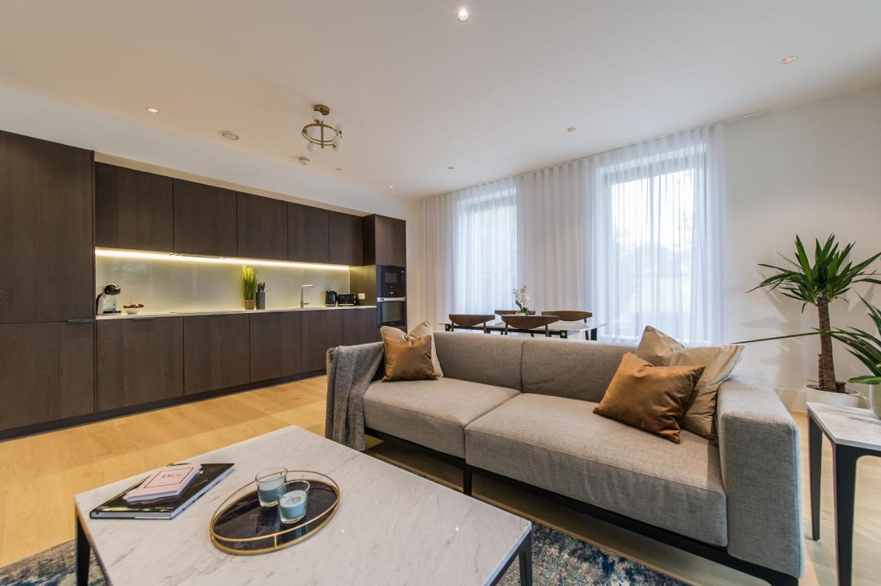 Stunning Apartment Building, Walking Distance To Ealing Broadway Tube! Екстер'єр фото