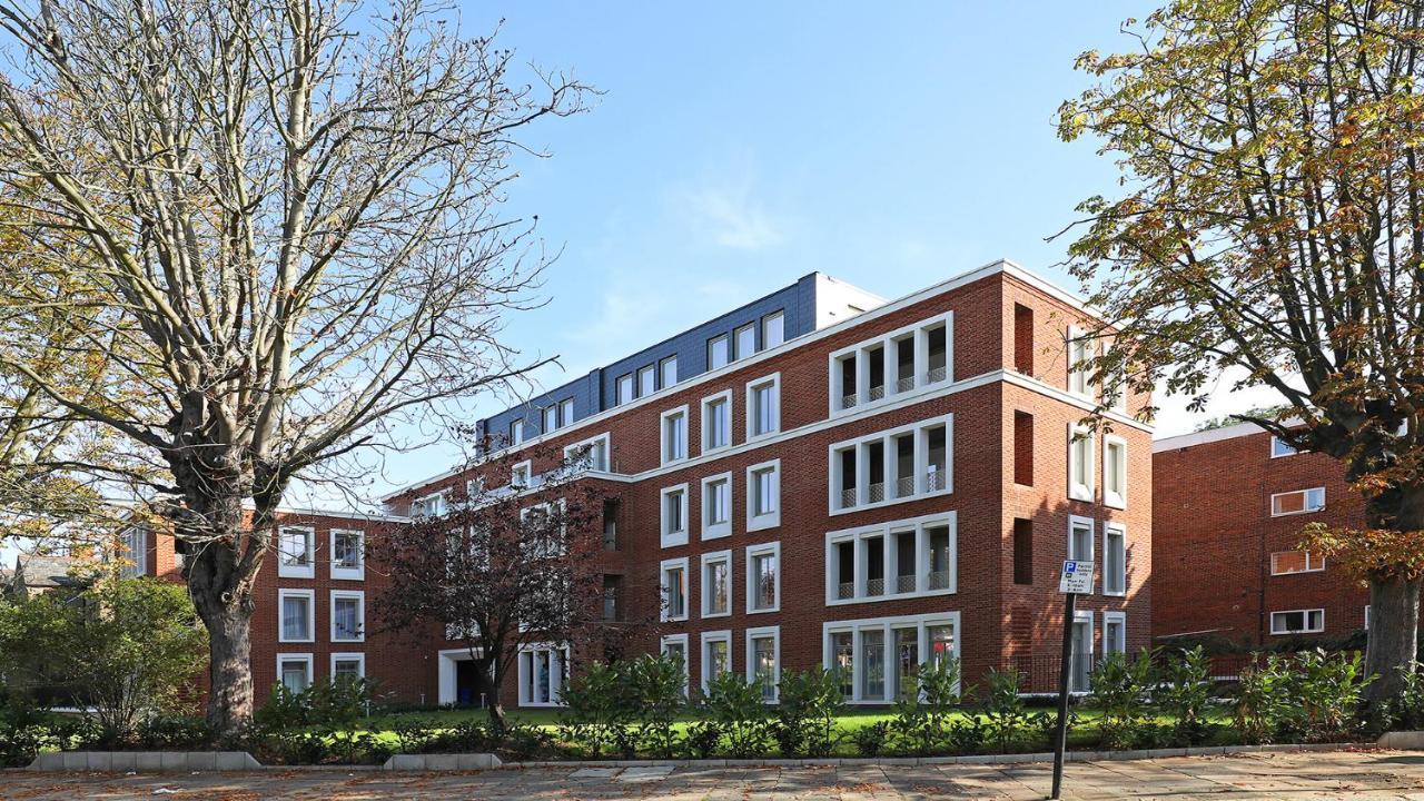 Stunning Apartment Building, Walking Distance To Ealing Broadway Tube! Екстер'єр фото